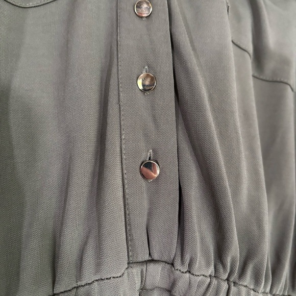 Olive Green Romper Shorts Jumpsuit Size Small 100% Rayon Gold Button Accents - Picture 6 of 9